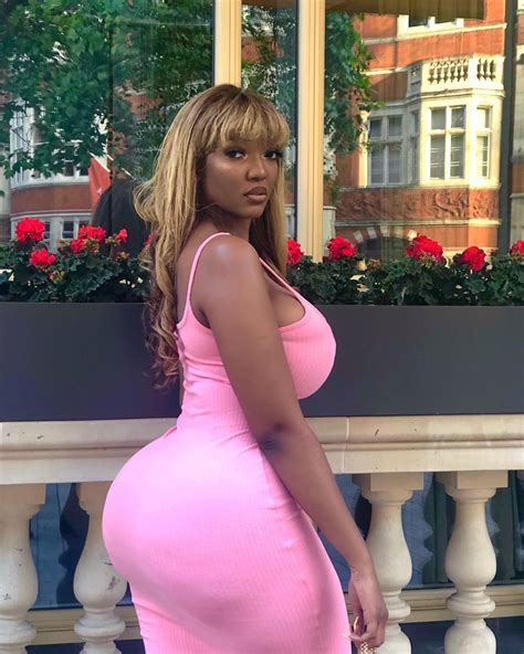 Robyn 🍑 Banks : r/Afrodisiac