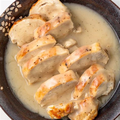 Easy Chicken Gravy (Without Drippings) - Sauce Fanatic