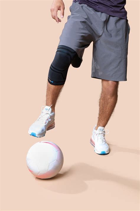 Hyperextended Knee: Symptoms & Recovery Time - Copper Fit