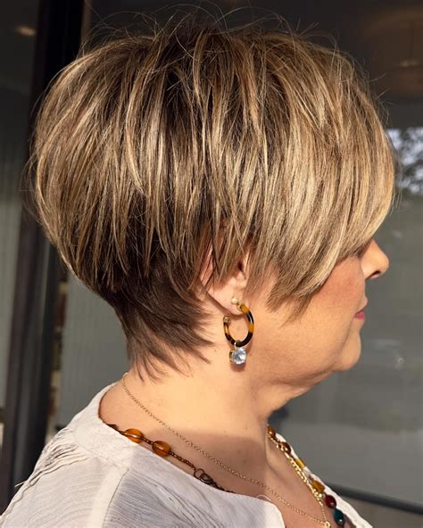 30 Volume-Boosting Wedge Haircuts You’ll Want to Replicate - Hair Adviser | Hair cuts, Wedge ...