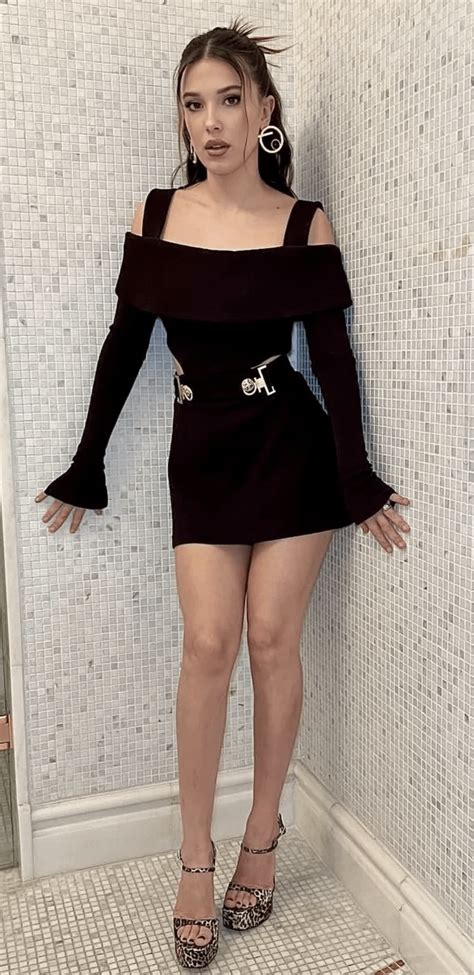 Millie Bobby Brown : r/celebritylegs