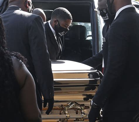 Thousands of George Floyd mourners pay respect as they view his body in ...