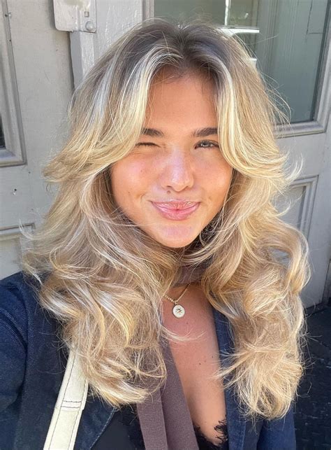 The At-Home Guide to That Big, Bouncy, Salon-Worthy Blowout