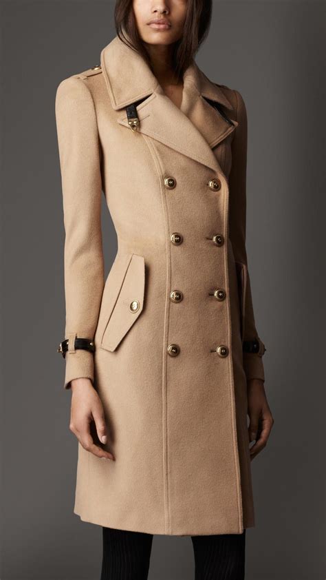 Casaco Feminino Longo Coat Elegante Botões Bege | Fashion, Military ...