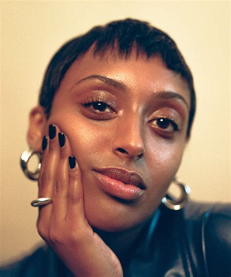 How To Make Your Lips Bigger Temporarily Naturally | Lipstutorial.org