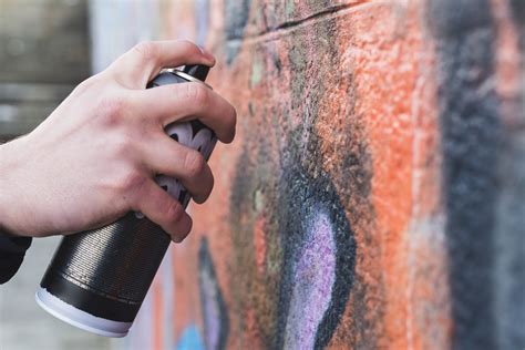 » Swift Effective Graffiti Removal