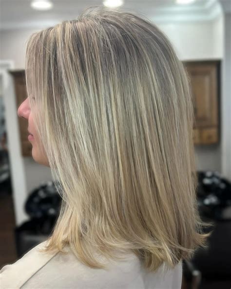 22 Shoulder Length Hair Styles for 2026 - Cozy & Home