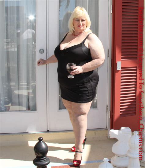 Pin by John Woody on BOW in 2024 | Curvy girl outfits, Curvy woman, Stylish older women