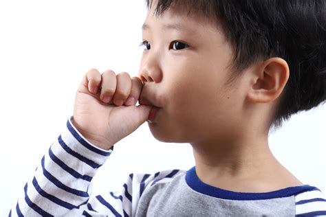 8 Ways to Stop the Thumb Sucking Habit - Blueberry Pediatrics