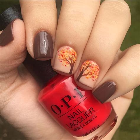Fall Leaf Nail Designs