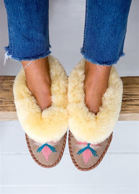 Sheepskin Slippers – The Small Home