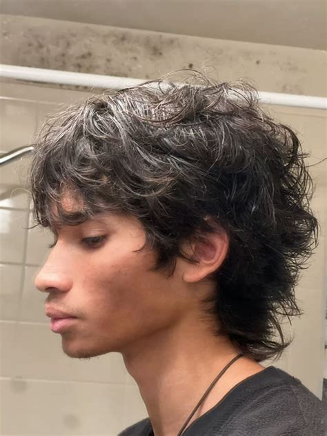 Pin by reece steele on Wavy hair men in 2025 | Shaggy short hair, Wavy ...