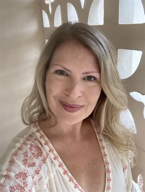 Do you like this hot blonde wife? | Scrolller