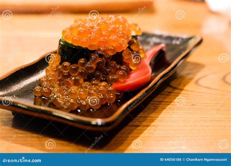 Ikura Gukan, Salmon Roe Sushi, Fondo De La Falta De Definición Foto de ...