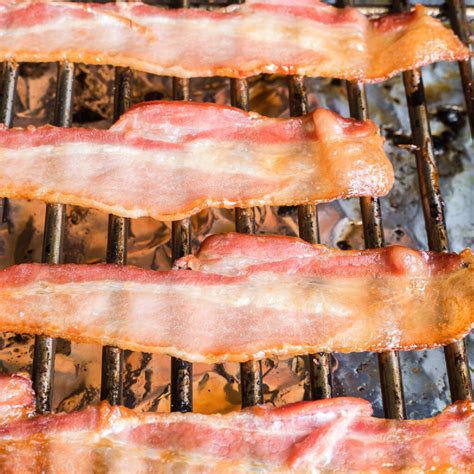 Smoked Hot Dogs - grillonadime.com