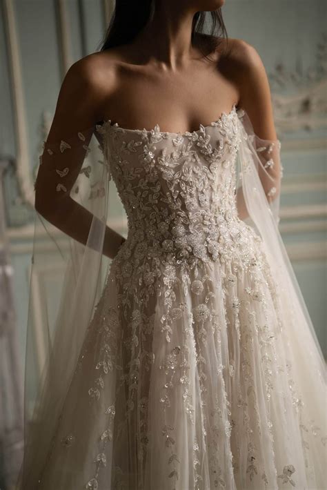 Pin by Analiaa__ on Wedding Planning🤍 | Wedding dresses whimsical, Dream wedding ideas dresses ...
