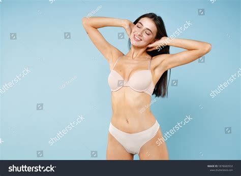 1,675,886 imágenes de Mujeres sin ropa interior - Imágenes, fotos y ...