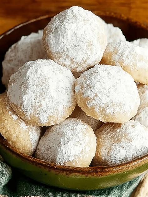 Irresistible Melt-in-Your-Mouth Polvorones (Mexican Wedding Cookies)