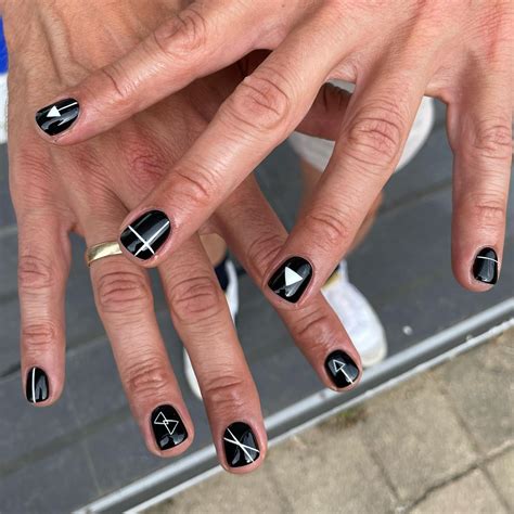40+ Chic and Elegant Short Black Nail Designs - Nail Designs Daily