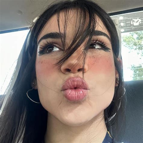 Alana Flores : r/FamaHot