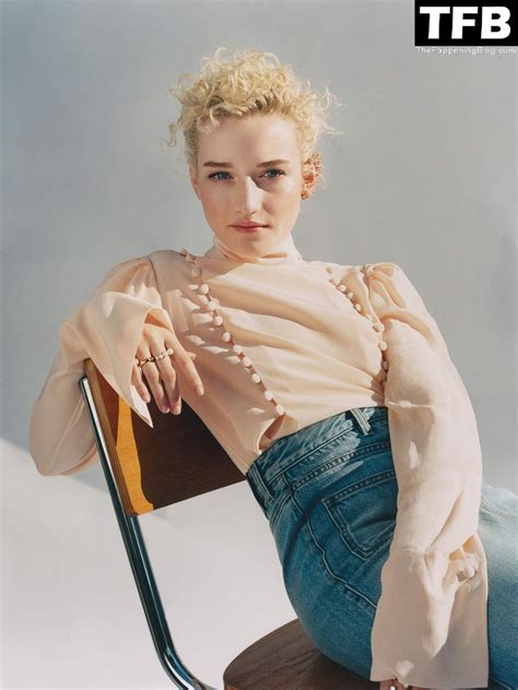 Julia Garner Nude Sexy (61 Photos) - Sexy e-Girls🔞