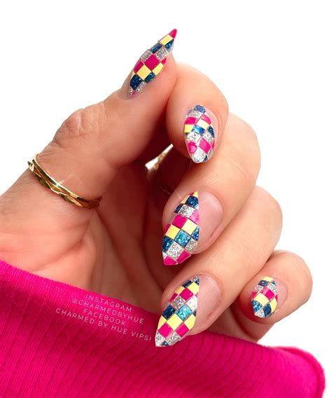 37+ Retro Nail Art Ideas That Are TOO Groovy - TheFab20s