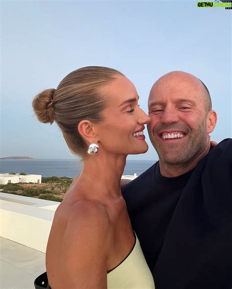 Rosie Huntington-Whiteley Wiki, Biography, Age, Gallery, Spouse and more