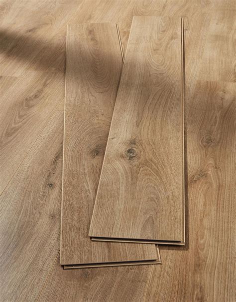 Super 7mm - Golden Oak Laminate Flooring | Flooring Superstore
