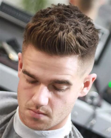 Top 20 elegant haircuts for guys with square faces – Artofit