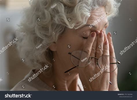 3,298 Suffering From Eye Glasses Images, Stock Photos & Vectors | Shutterstock