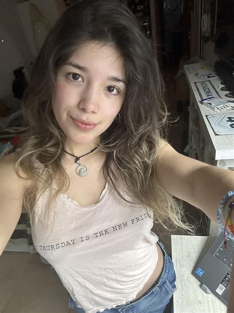 i hope you're type is petite latinas : r/latinas