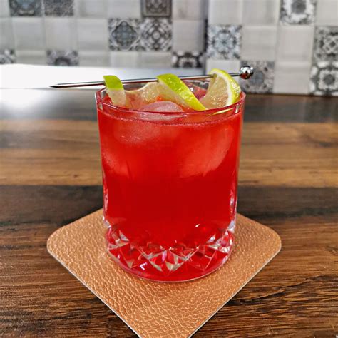 17 Best Red Cocktails To Try Today (Easy & Fruity) - Foodiosity