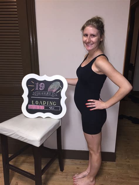 Week 19 // Belly Pics — Jenn Hallak