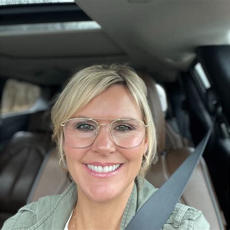 Emily Harnett - Sales Specialist - Payroc | LinkedIn