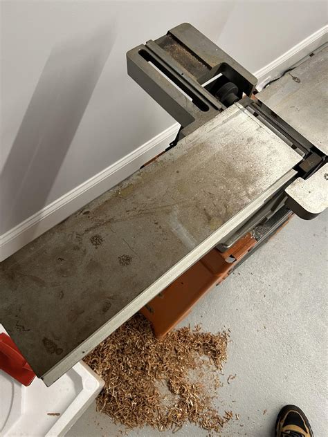 Best way to clean the rust off of this jointer I got at an estate sale ...