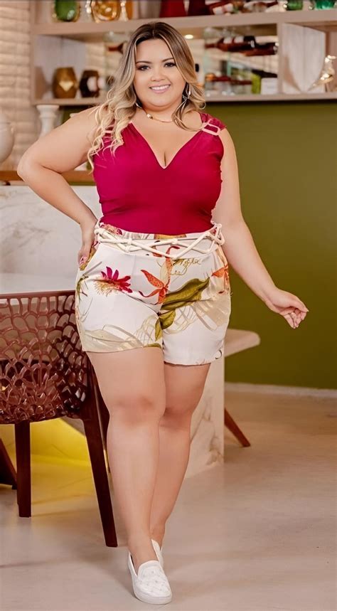 Pin by JOHN KUEST on Women's fashion | Curvy women fashion, Modern ...