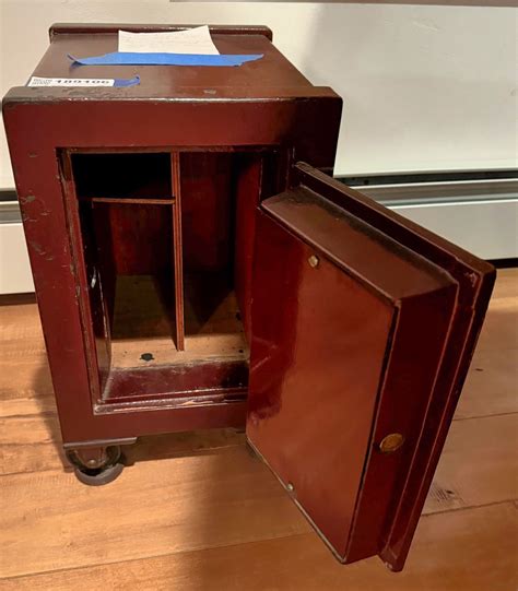 Small Floor Safe [189106]