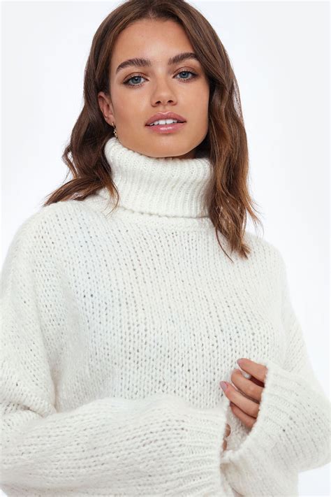 hot&soft Turtleneck Outfit, White Turtleneck, Ladies Turtleneck ...