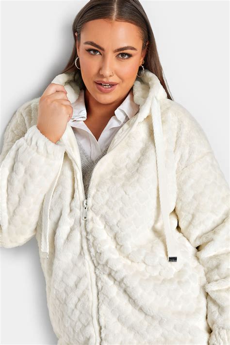 YOURS LUXURY Plus Size Ivory White Heart Faux Fur Jacket | Yours Clothing