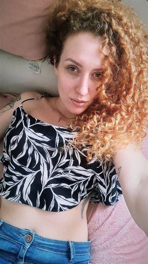 Welcome to my sub! Where u can properly worship your goddess on Reddit 😉 : r/kerrkristie