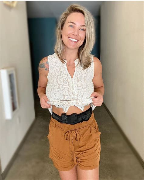 5 Smart Ways to Conceal Carry With a Tucked-In Shirt - BravoBelt