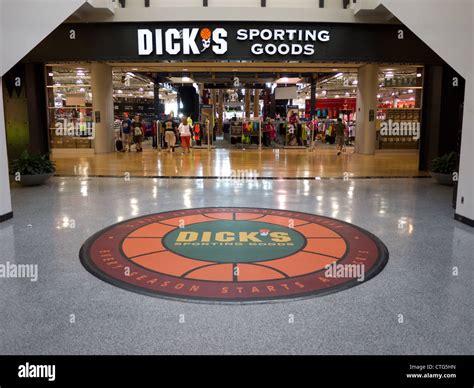 Dicks store hi-res stock photography and images - Alamy
