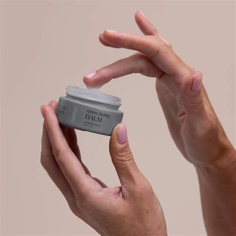 Dermatologist Explains: Neosporin vs. Aquaphor vs. Vaseline vs. Doctor ...