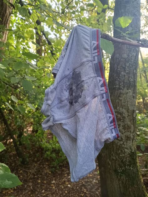 Shot a nice load on my girlfriend's hot moms accent living room table ...