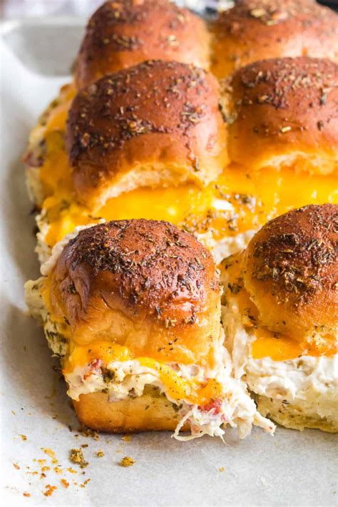 Easy Crack Chicken Sliders (on Hawaiian Rolls) | Busy Day Dinners