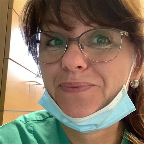 Knows how to work them! : r/MilenaVelba