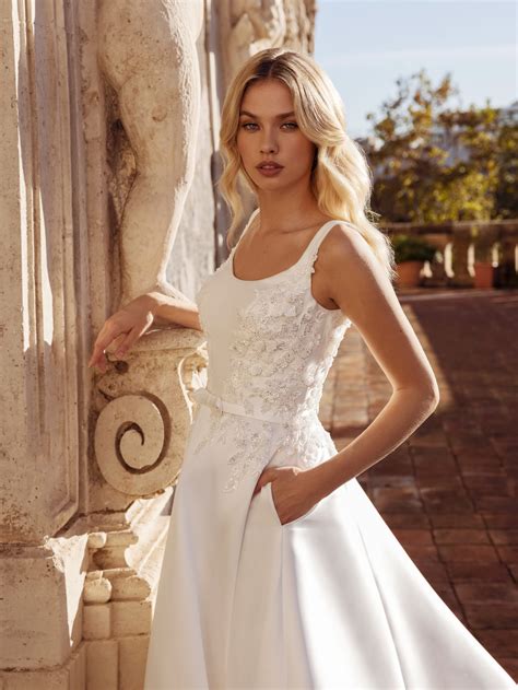 7 Irresistible A-Line Wedding Dress Options For Modern Brides
