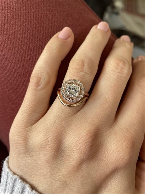 Newest member of the fam : r/Moissanite