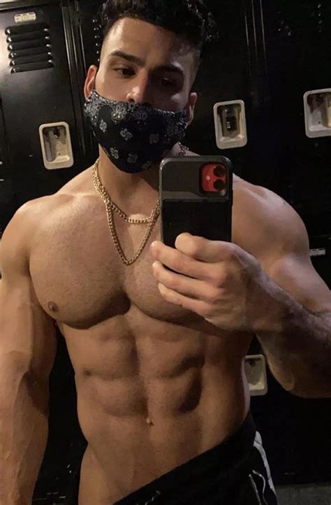 Massage : r/PecsAndPecBouncing