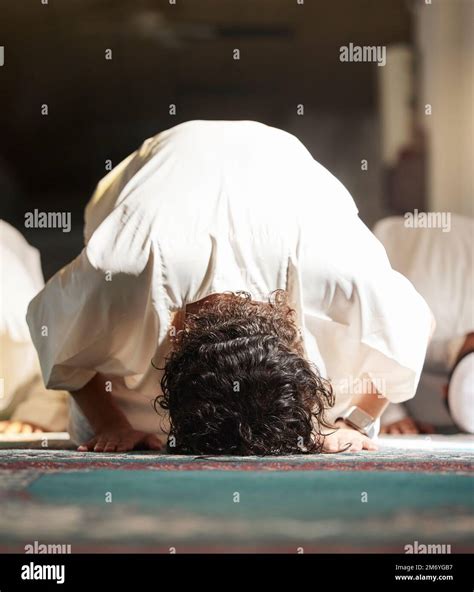 Muslim man praying in mosque hi-res stock photography and images - Alamy